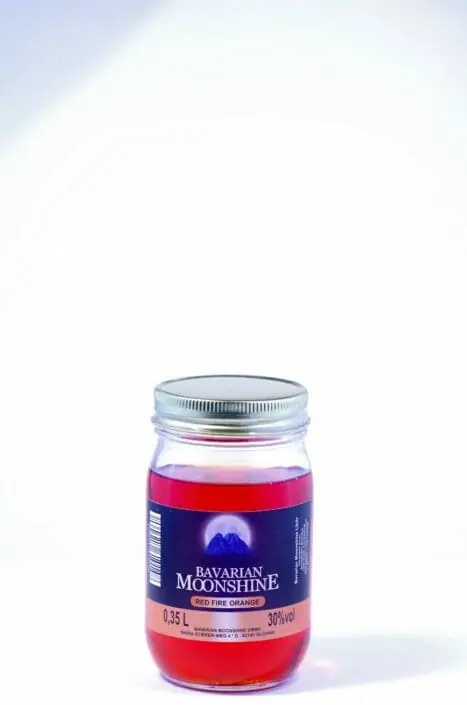 Bavarian Moonshine Red Fire Orange Jar Bavarian Moonshine Red Fire Orange Mason Jar Bild